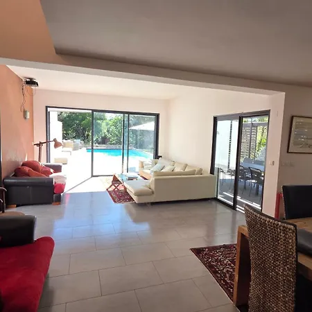 Villa D'engance Et Ses Dependances
